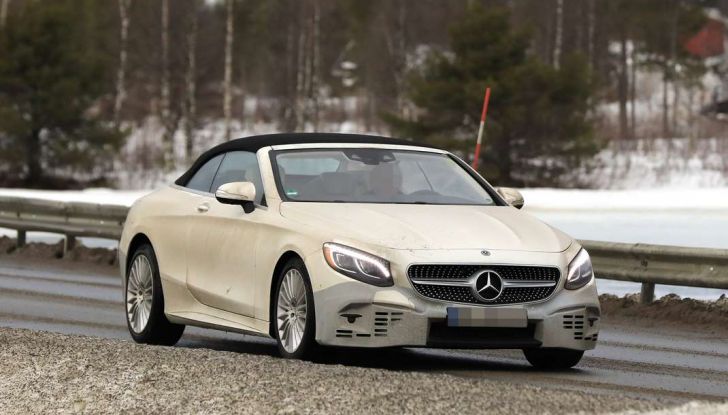 Mercedes Classe S Cabrio restyling, foto spia, frontale laterale.
