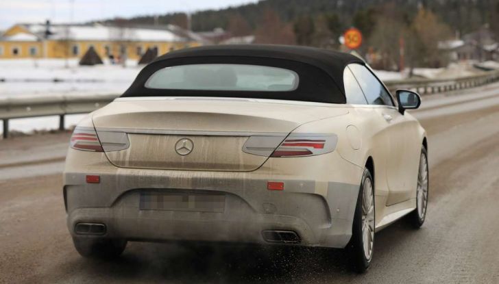 Nuova Mercedes Classe S Cabrio restyling, foto spia, posteriore laterale.