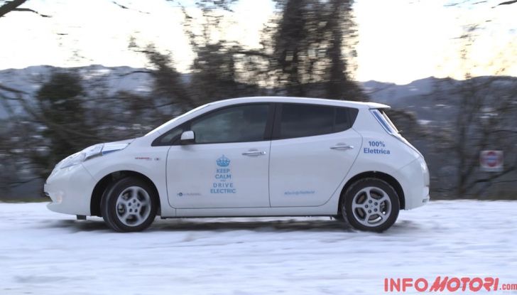 La 100% elttrica Nissan Leaf provata sulla neve.