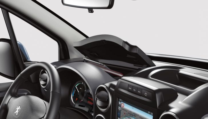 Nuovo Peugeot Partner Tepee Electric: In città senza far rumore - Foto 17 di 17