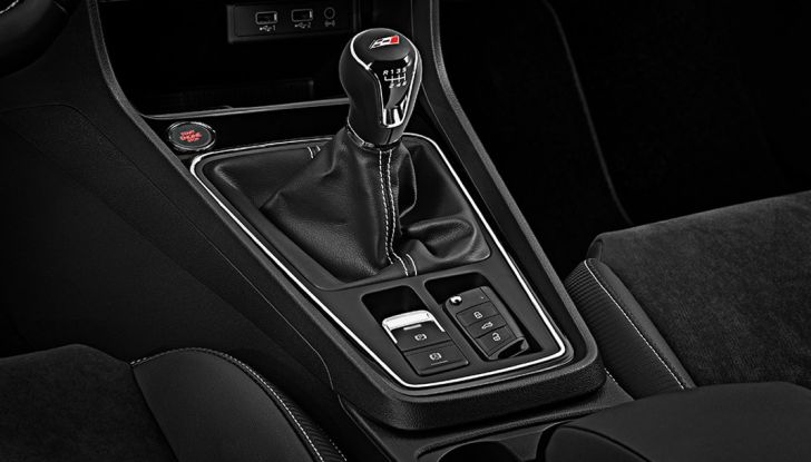 Seat Leon Cupra 2017: la nostra prova in pista - Foto 21 di 28