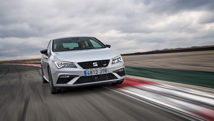 Seat Leon Cupra 2017: la nostra prova in pista - Foto 3 di 28