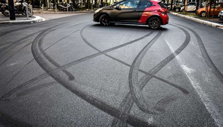 Sensationdriver la nuova web serie Peugeot con Stefano Accorsi.