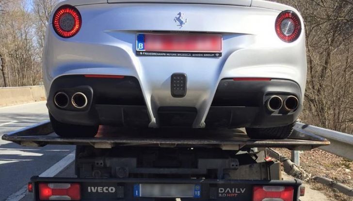 Sequestrata Ferrari a svizzero in Italia: “Tenetevela, ne ho un’altra” - Foto 1 di 6