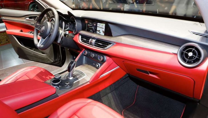 Nuovo Alfa Romeo Stelvio: dati, foto e caratteristiche del SUV di Arese - Foto 7 di 25