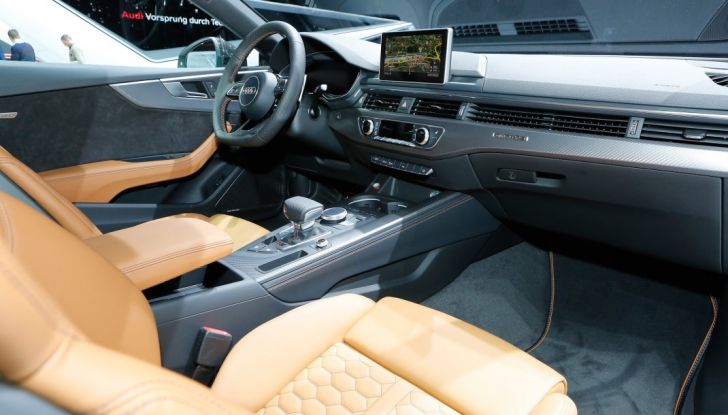 Audi RS5 Coupé: tagliata col bisturi - Foto 26 di 30