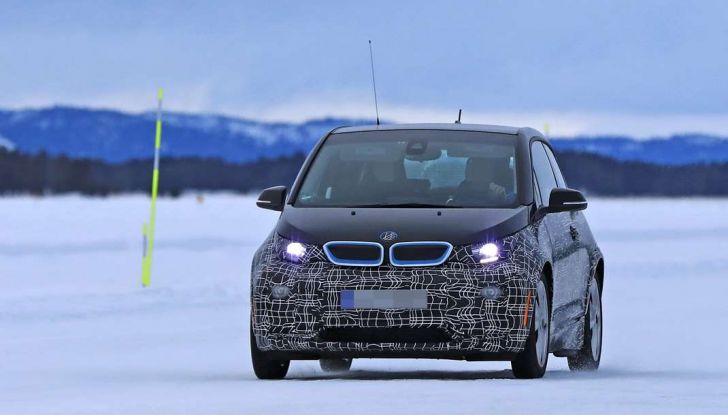 BMW i3 Facelift 2018, immagini spia e primi dettagli - Foto 4 di 10
