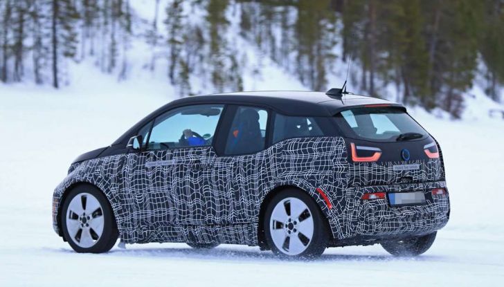 BMW i3 Facelift 2018, immagini spia e primi dettagli - Foto 9 di 10