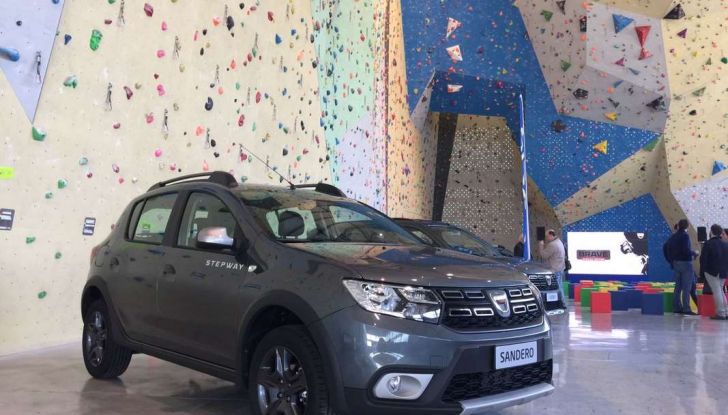 Dacia Brave, la serie speciale ​per tutti i cinque modelli auto Dacia - Foto 7 di 15