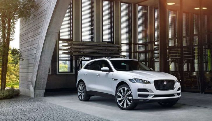 Jaguar F-Pace: gamma motori, allestimenti e prezzi - Foto 15 di 18