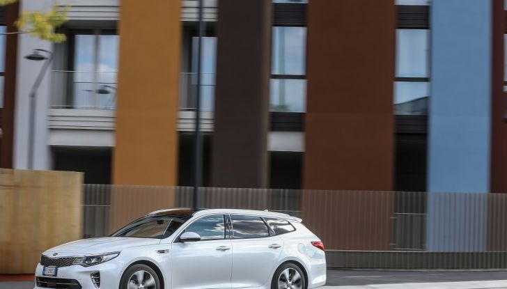 Kia Optima Sportswagon Plug-In Hybrid, evoluzione silenziosa - Foto 8 di 16