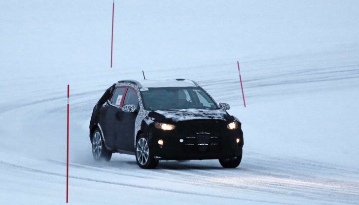 Kia Stonic, prime immagini e informazioni del nuovo crossover coreano - Foto 5 di 10