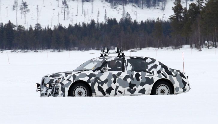 La Kortezh presidenziale di Vladimir Putin arriva per i privati - Foto 5 di 14