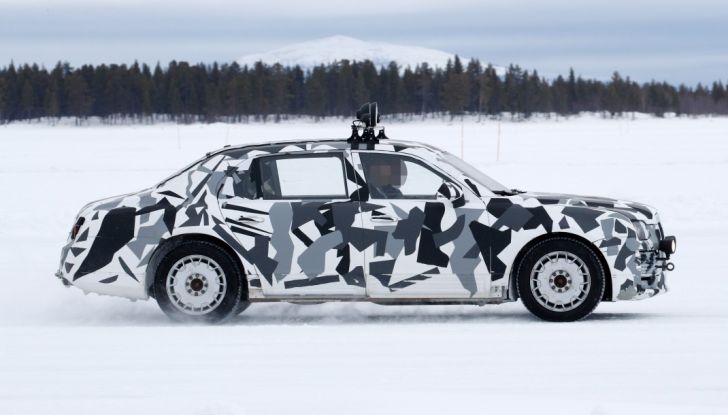 La Kortezh presidenziale di Vladimir Putin arriva per i privati - Foto 12 di 14