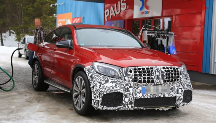 Nuova Mercedes AMG GLC63 2017, le prime foto dei test - Foto 1 di 18