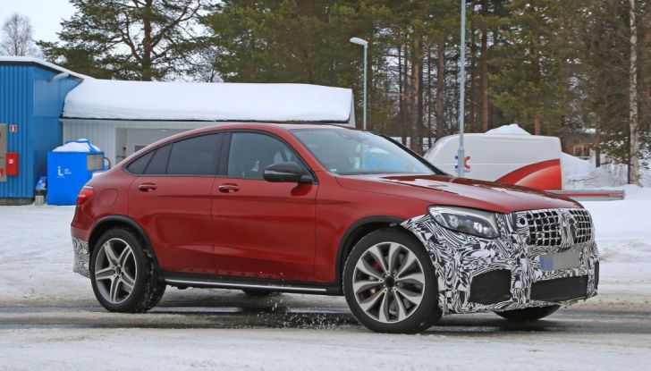 Nuova Mercedes AMG GLC63 2017, le prime foto dei test - Foto 6 di 18