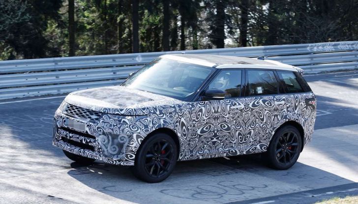 Range Rover Sport SVR prime foto spia dei test al Nurburgring - Foto 14 di 14