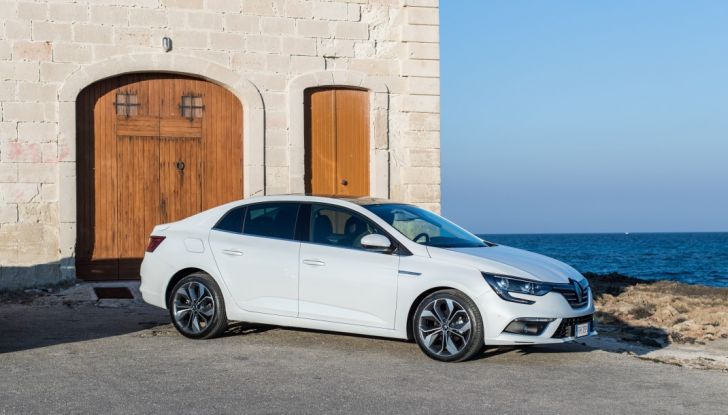 Nuova Renault Mégane Grand Coupé 2017: la quattro porte sportiva - Foto 15 di 35