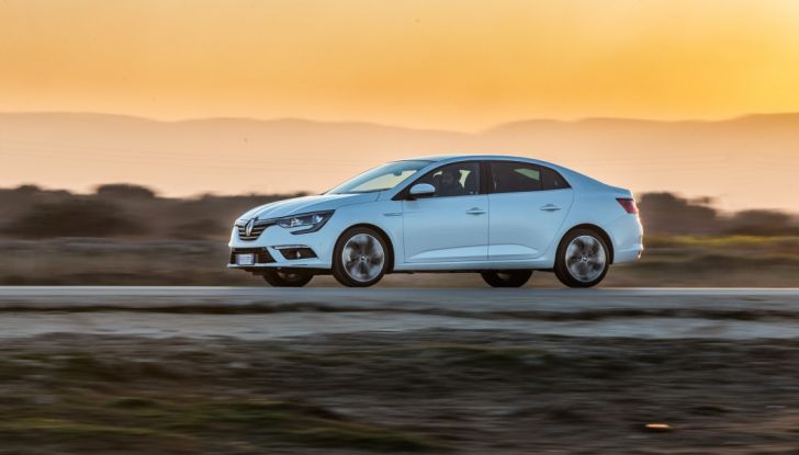 Nuova Renault Mégane Grand Coupé 2017: la quattro porte sportiva - Foto 20 di 35