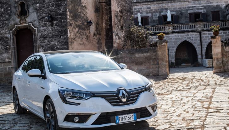 Nuova Renault Mégane Grand Coupé 2017: la quattro porte sportiva - Foto 1 di 35