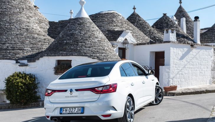 Nuova Renault Mégane Grand Coupé 2017: la quattro porte sportiva - Foto 33 di 35