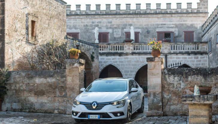 Nuova Renault Mégane Grand Coupé 2017: la quattro porte sportiva - Foto 5 di 35
