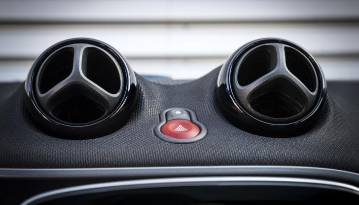 Smart Electric Drive, Smartphone ed auto in simbiosi - Foto 4 di 9