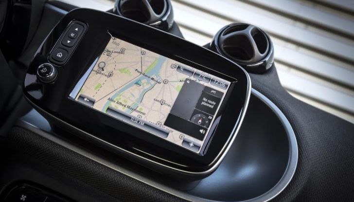 Smart Electric Drive, Smartphone ed auto in simbiosi - Foto 5 di 9