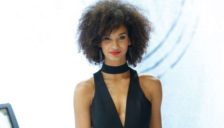 Salone di Ginevra 2017: le ragazze più belle in una gallery - Foto 4 di 21