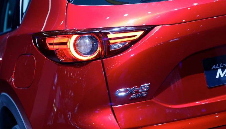 Mazda CX-5 2017: il nuovo SUV coupé in stile Kodo - Foto 5 di 19