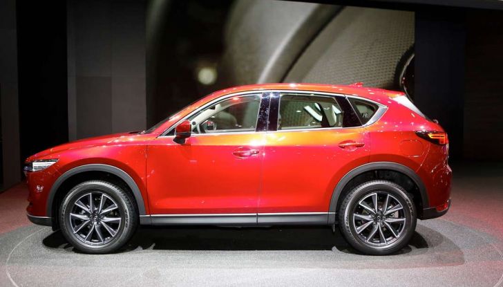 Mazda CX-5 2017: il nuovo SUV coupé in stile Kodo - Foto 3 di 19
