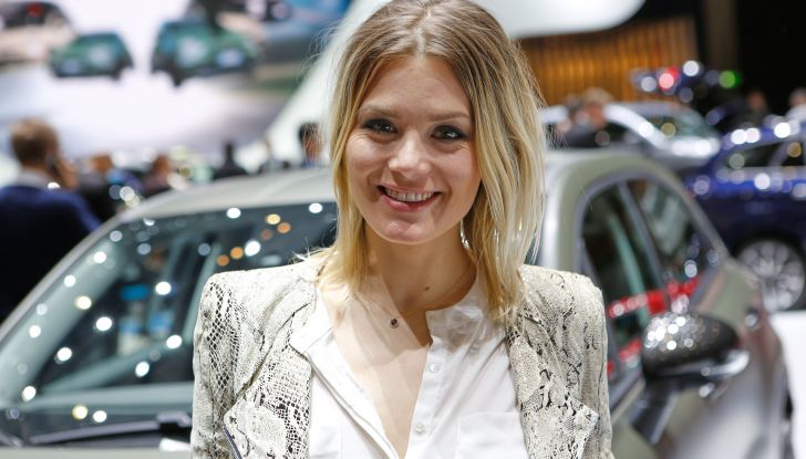 Salone di Ginevra 2017: le ragazze più belle in una gallery - Foto 7 di 21