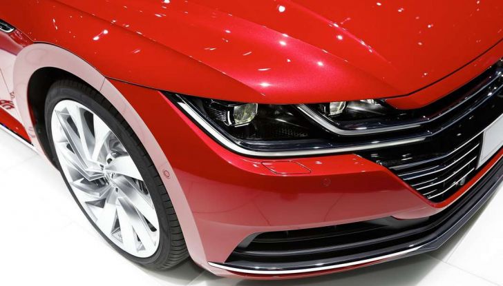 Volkswagen Arteon, la fastback che arriva da Wolfsburg - Foto 29 di 37