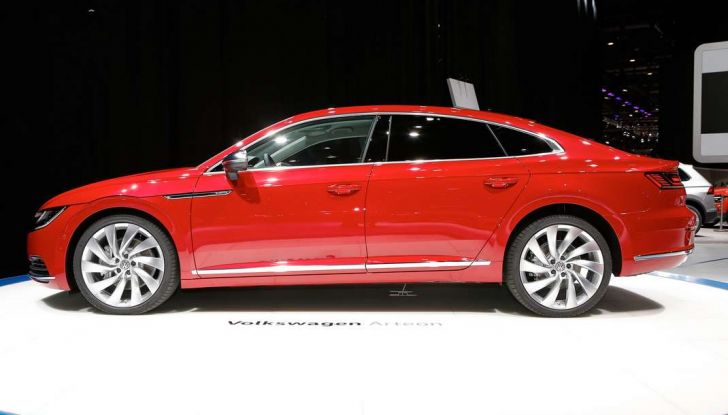 Volkswagen Arteon, la fastback che arriva da Wolfsburg - Foto 32 di 37