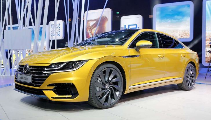 Volkswagen Arteon, la fastback che arriva da Wolfsburg - Foto 2 di 37