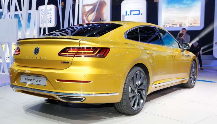 Volkswagen Arteon, la fastback che arriva da Wolfsburg - Foto 5 di 37
