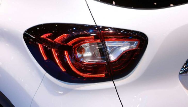 Nuova Renault Captur, il restyling debutta a Ginevra - Foto 5 di 11