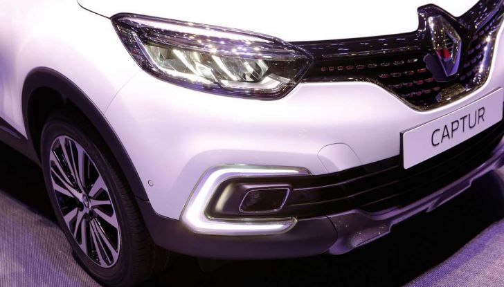 Nuova Renault Captur, il restyling debutta a Ginevra - Foto 2 di 11