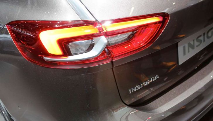 Nuova Opel Insignia Grand Sport 2017 informazioni, motori e allestimenti - Foto 11 di 11