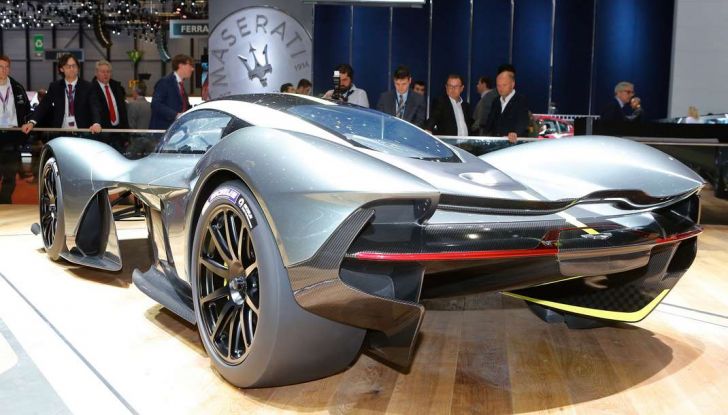 Aston Martin Valkyrie con vernice fatta di polvere lunare! - Foto 8 di 12