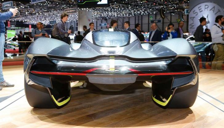 Aston Martin Valkyrie con vernice fatta di polvere lunare! - Foto 9 di 12