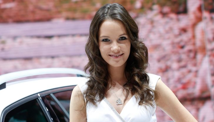 Salone di Ginevra 2017: le ragazze più belle in una gallery - Foto 10 di 21