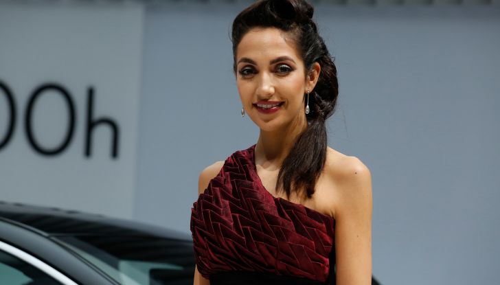 Salone di Ginevra 2017: le ragazze più belle in una gallery - Foto 8 di 21