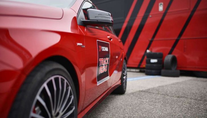 Yokohama 100th Anniversary: prova in pista di 3 nuovi pneumatici - Foto 28 di 67