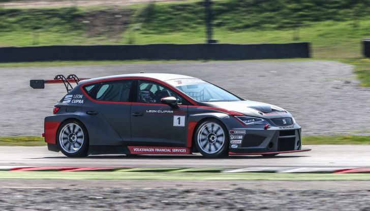 Seat Leon Cupra ST provata in pista a Franciacorta - Foto 30 di 57