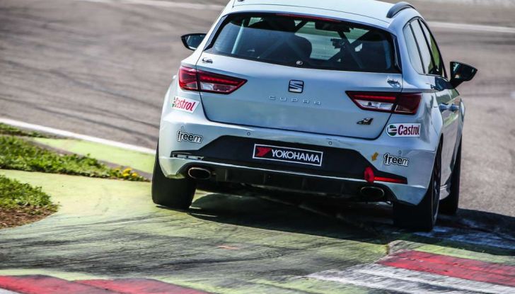 Seat Leon Cupra ST provata in pista a Franciacorta - Foto 28 di 57