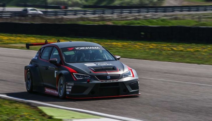 Seat Leon Cupra ST provata in pista a Franciacorta - Foto 26 di 57