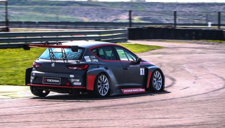 Seat Leon Cupra ST provata in pista a Franciacorta - Foto 23 di 57