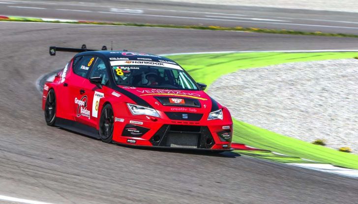 Seat Leon Cupra ST provata in pista a Franciacorta - Foto 21 di 57