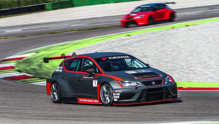 Seat Leon Cupra ST provata in pista a Franciacorta - Foto 12 di 57
